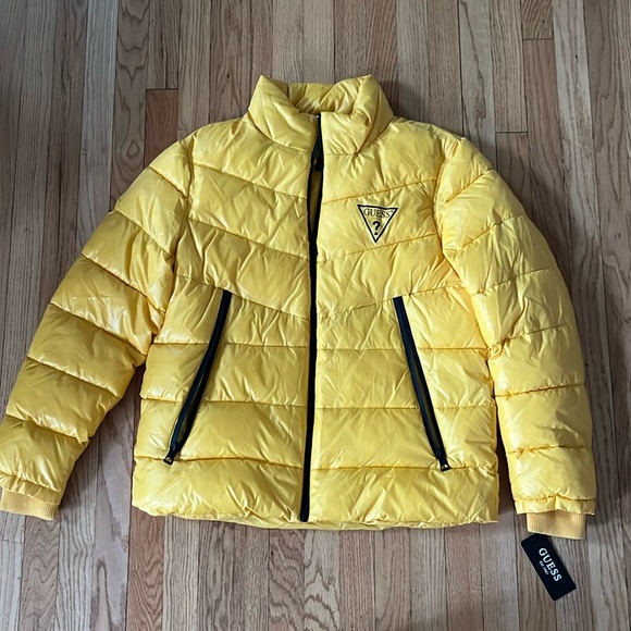 Guess Men yellow puffer jacket Large NWT